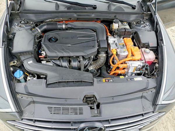 2023 HYUNDAI SONATA Limited — Engine bay