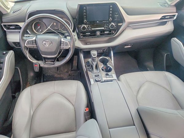 2022 TOYOTA HIGHLANDER