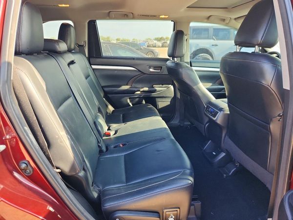2017 TOYOTA HIGHLANDER SE/XLE