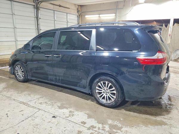 2018 TOYOTA SIENNA