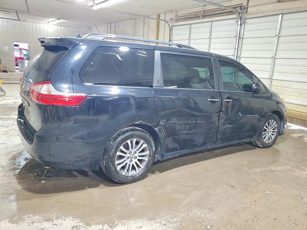 2018 TOYOTA SIENNA