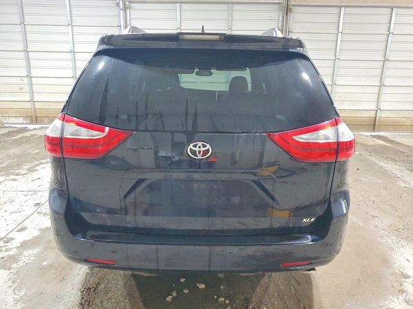 2018 TOYOTA SIENNA