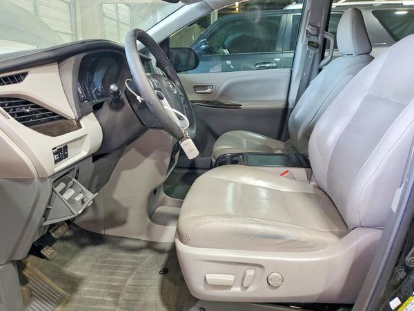 2018 TOYOTA SIENNA