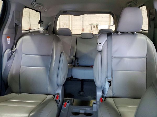 2018 TOYOTA SIENNA
