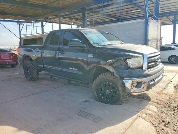 2013 TOYOTA TUNDRA SR5 — Passenger 3/4