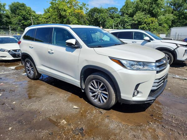2017 TOYOTA HIGHLANDER SE/XLE