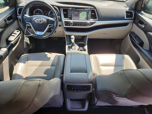 2017 TOYOTA HIGHLANDER SE/XLE
