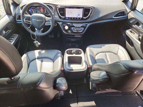 2025 CHRYSLER PACIFICA