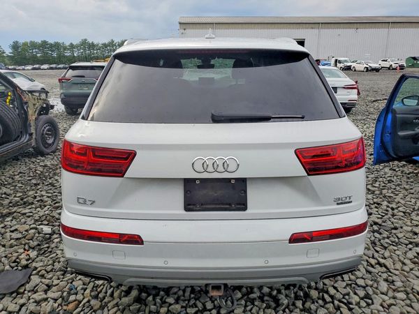 2017 AUDI Q7 quattro Premium Plus