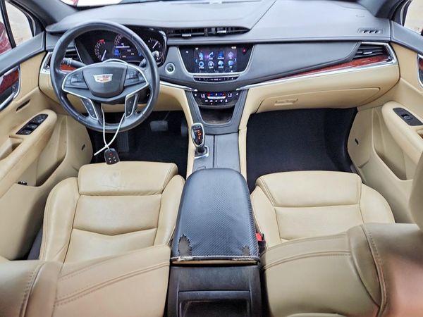 2017 CADILLAC XT5 Luxury