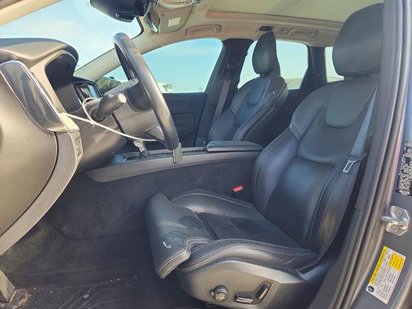 2021 VOLVO XC60 Inscription
