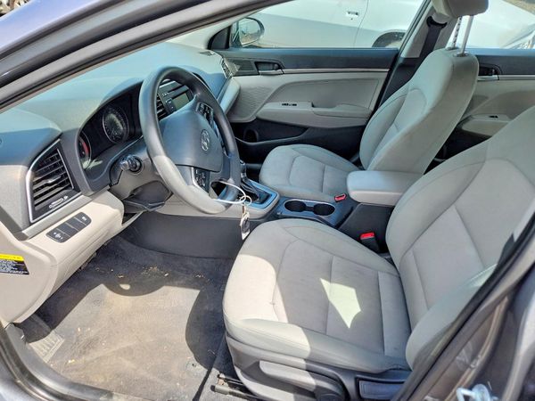 2017 HYUNDAI ELANTRA SE Base