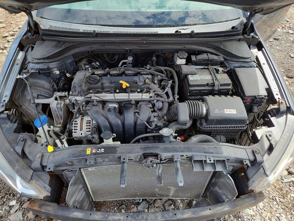 2017 HYUNDAI ELANTRA SE Base