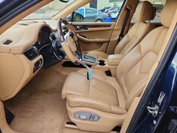 2016 PORSCHE MACAN