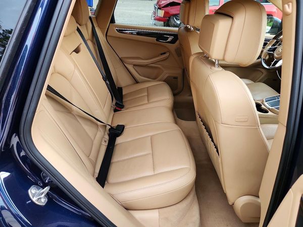 2016 PORSCHE MACAN