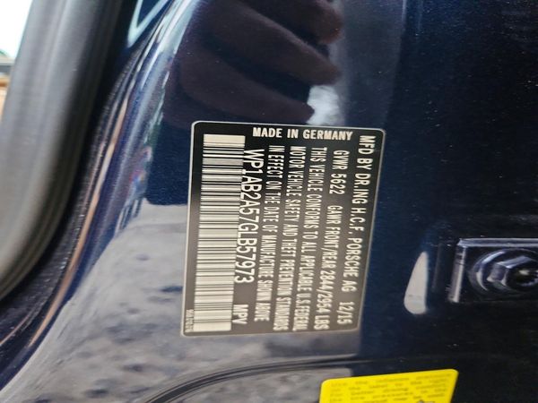 2016 PORSCHE MACAN
