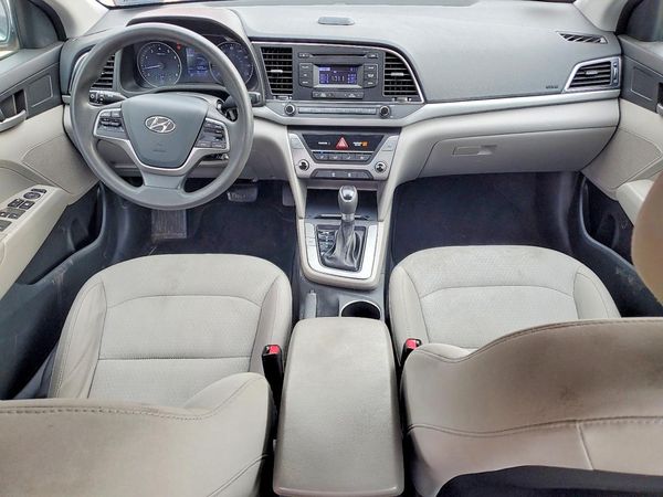 2017 HYUNDAI ELANTRA SE Base