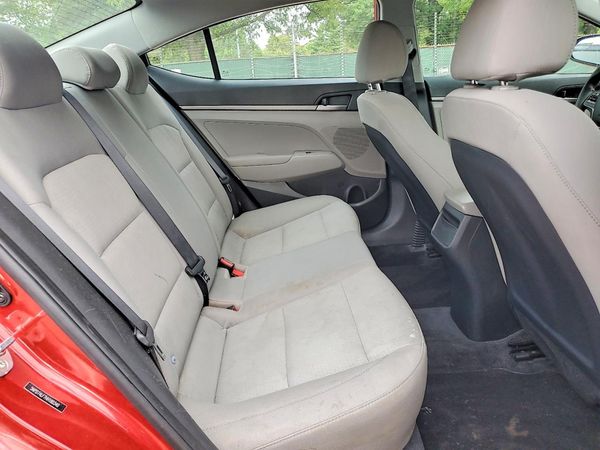 2017 HYUNDAI ELANTRA SE Base