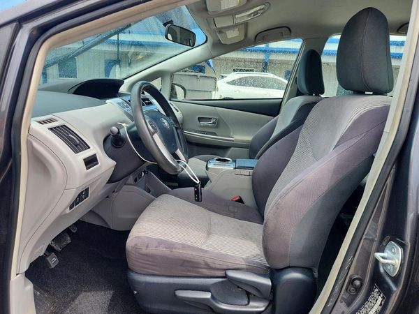 2016 TOYOTA PRIUS V TW