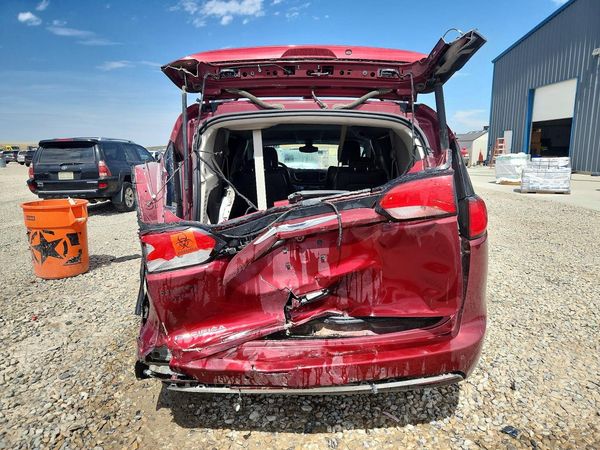 2017 CHRYSLER PACIFICA