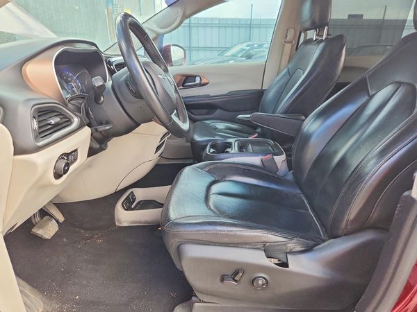2017 CHRYSLER PACIFICA