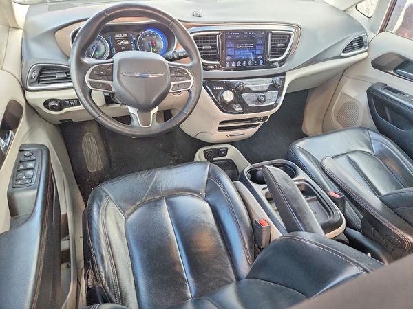 2017 CHRYSLER PACIFICA