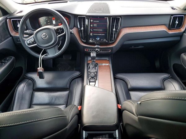 2019 VOLVO XC60