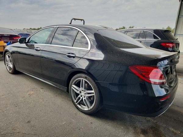 2017 MERCEDES-BENZ E E300