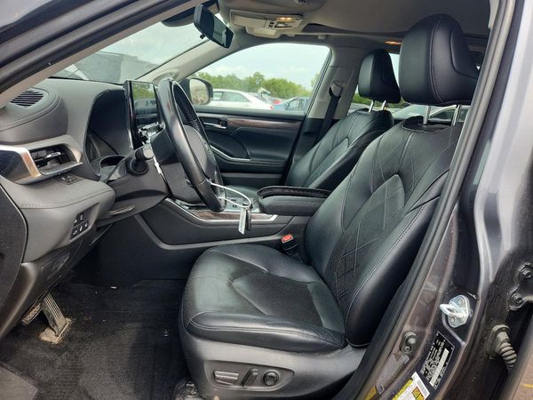 2021 TOYOTA HIGHLANDER