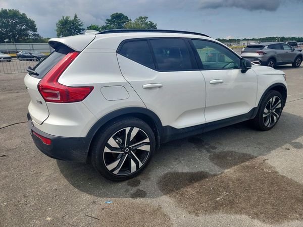 2026 VOLVO XC40 Plus Dark