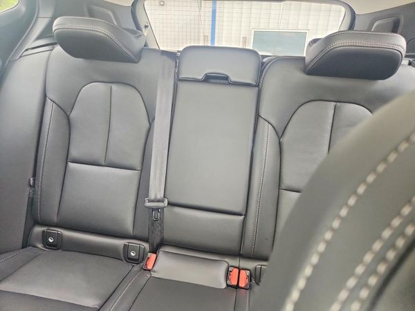 2026 VOLVO XC40 Plus Dark