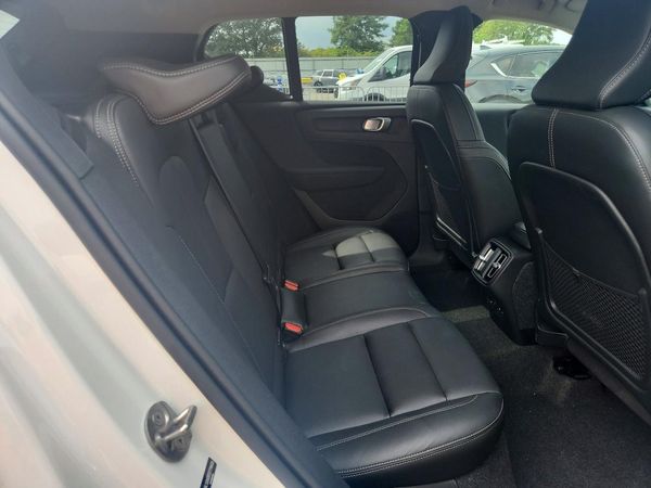 2026 VOLVO XC40 Plus Dark