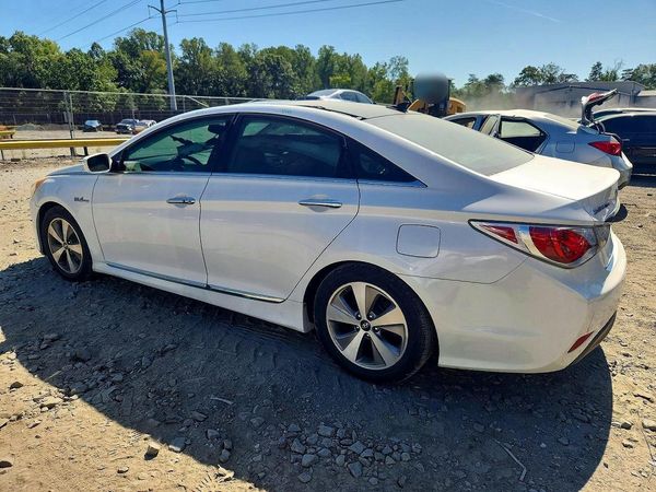 2012 HYUNDAI SONATA Middle level