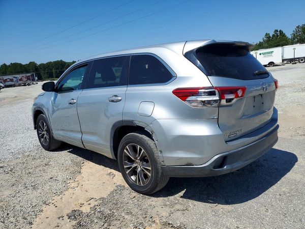 2018 TOYOTA HIGHLANDER LE