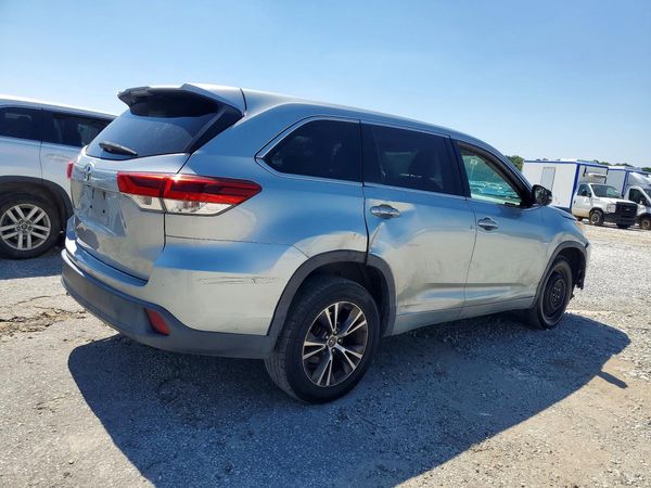 2018 TOYOTA HIGHLANDER LE