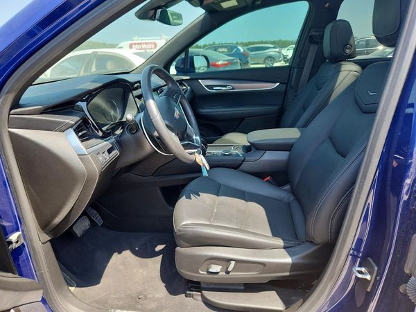 2024 CADILLAC XT6 Luxury