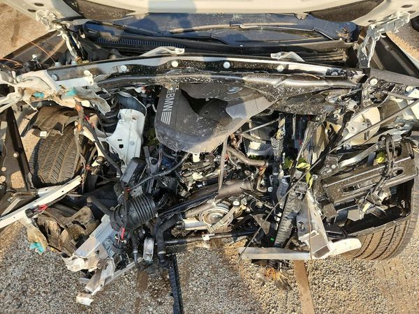 2026 BMW X5 xDrive40 — Engine bay
