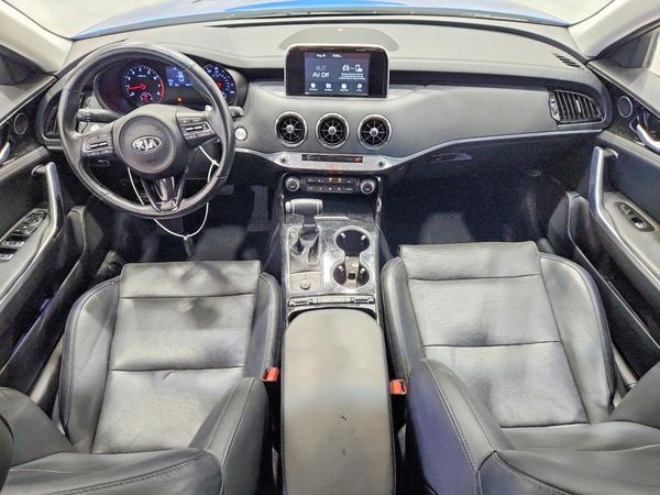 2019 KIA STINGER