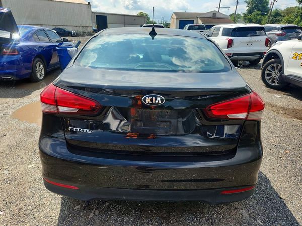 2018 KIA FORTE LX Base