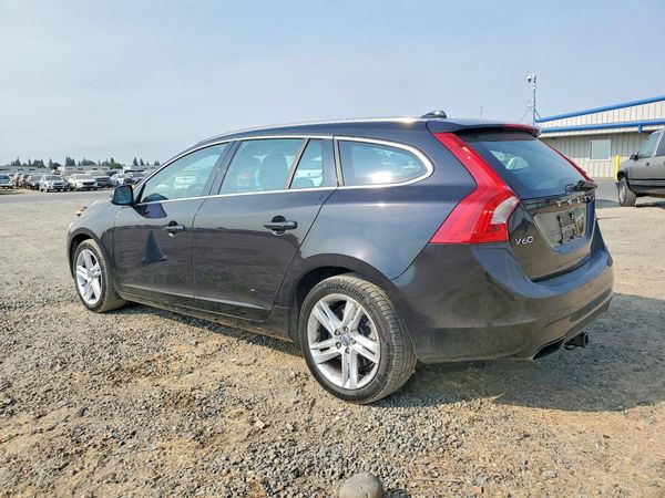2015 VOLVO V60