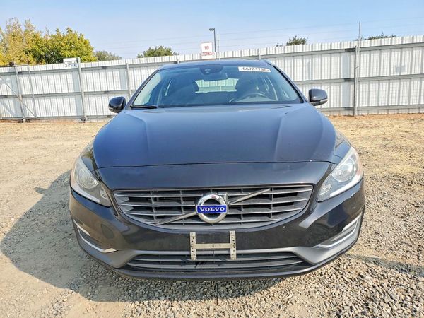 2015 VOLVO V60