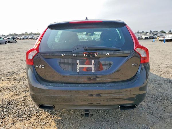 2015 VOLVO V60