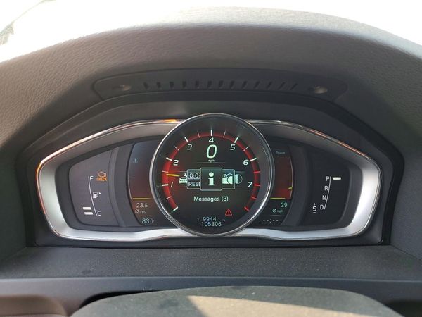 2015 VOLVO V60