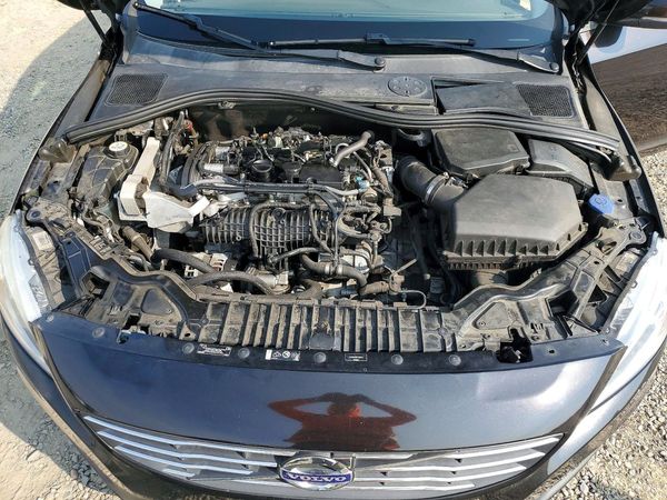 2015 VOLVO V60