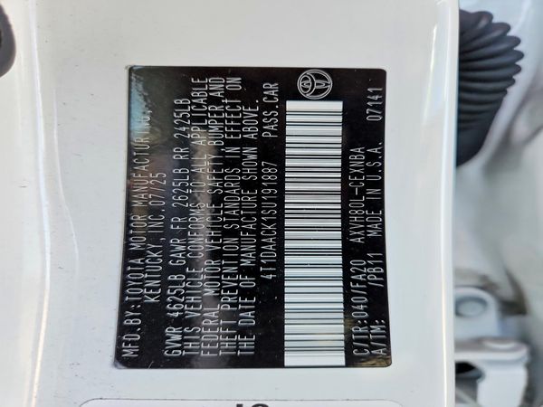 2025 TOYOTA CAMRY