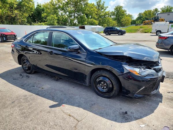 2017 TOYOTA CAMRY LE/SE/XLE/XSE — Passenger 3/4