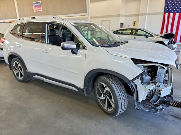 2022 SUBARU FORESTER Touring