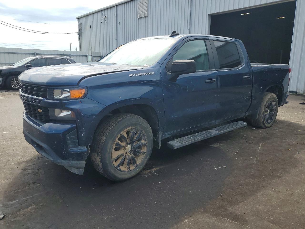 2021 CHEVROLET SILVERADO Custom — Front 3/4