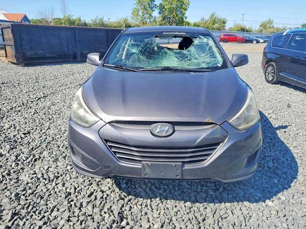 2015 HYUNDAI TUCSON GL (Middle-Low)