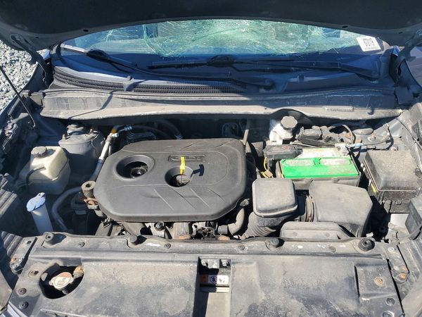 2015 HYUNDAI TUCSON GL (Middle-Low)